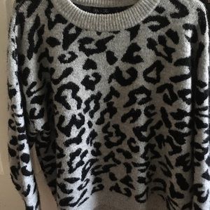 Leila&Luke warm and cozy animal print sweater
